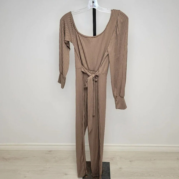 Top 10 Jumpsuit - Picture 3 of 4